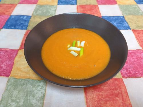 Kanadská mrkvová polévka s červenou čočkou – Snadné recept z Ostatní státy kuchyně, hotový za Do 30 minut